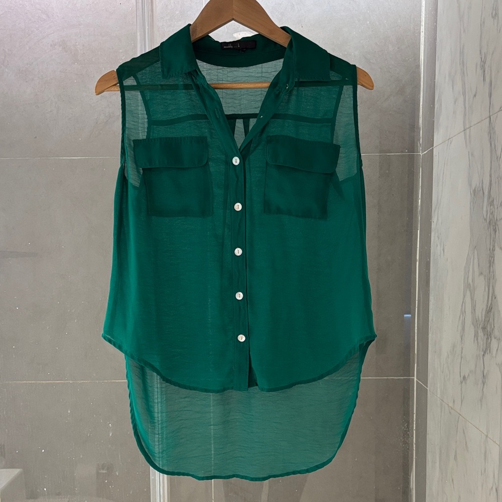Emerald Sleeveless Button-Up Blouse